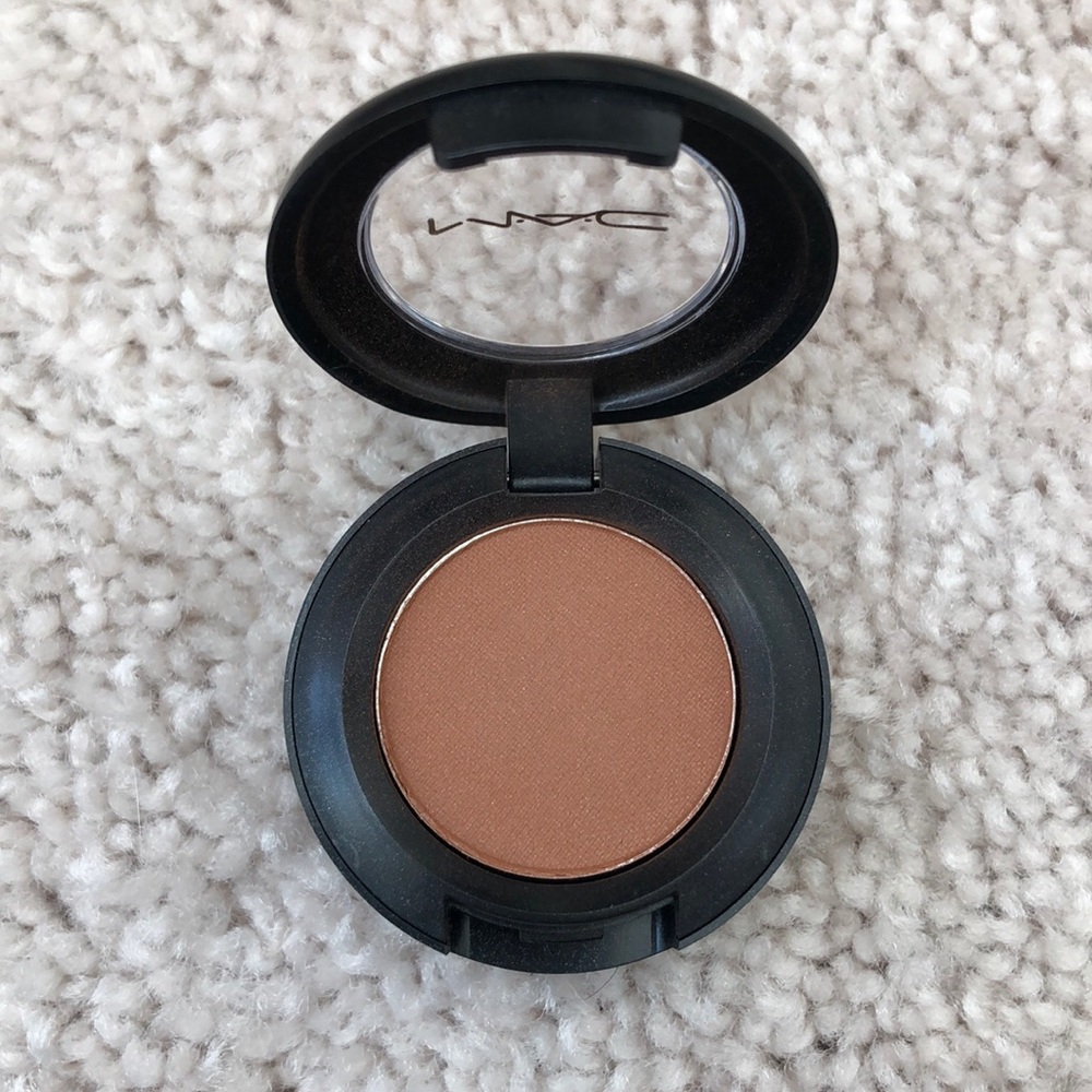 NWOT MaC cosmetics eyeshadow "Texture"